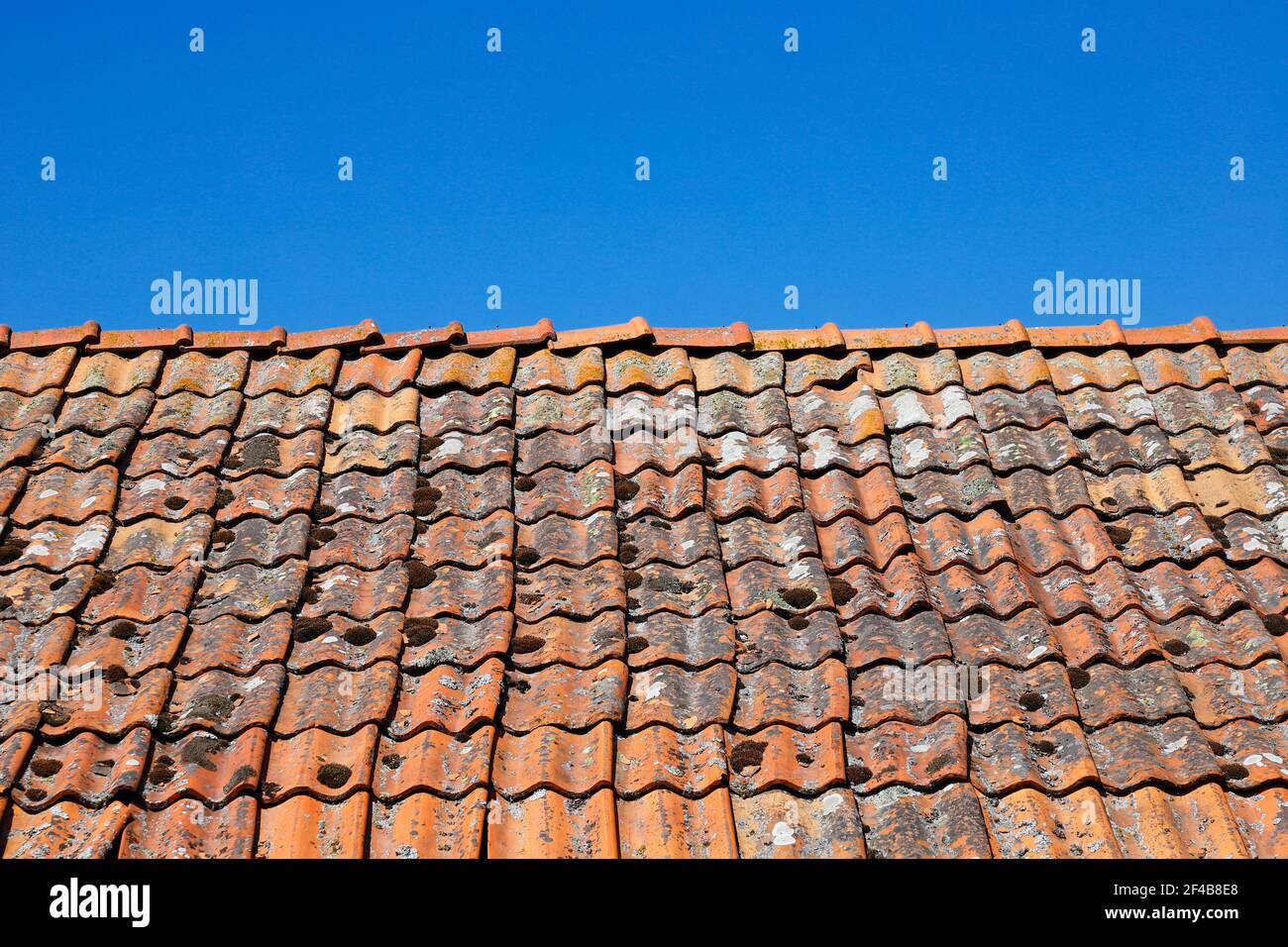 Alte Dachziegel. Stockfoto