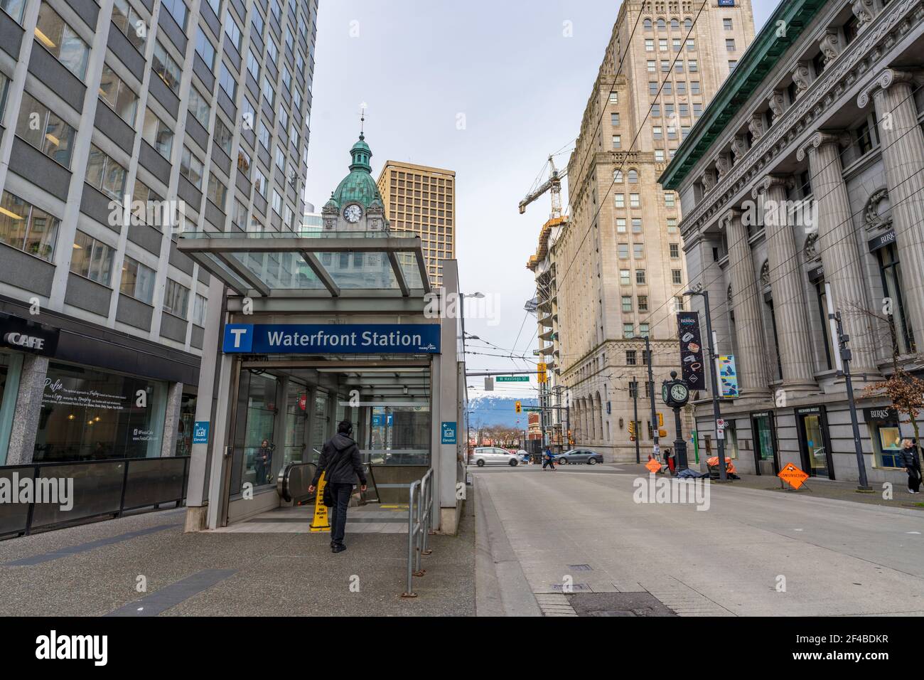 Die Waterfront Station Rolltreppe und Aufzug Ausgang. Skytrain Canada Line U-Bahn. Vancouver, Kanada. Stockfoto