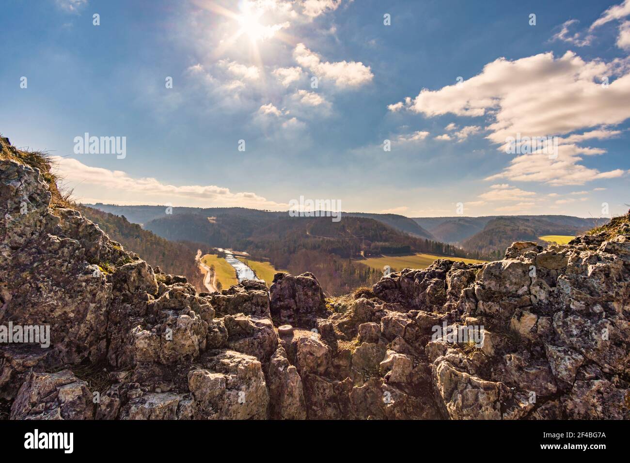 Frühlingswanderung im Donautal bei Sigmaringen Gutenstein Stockfoto