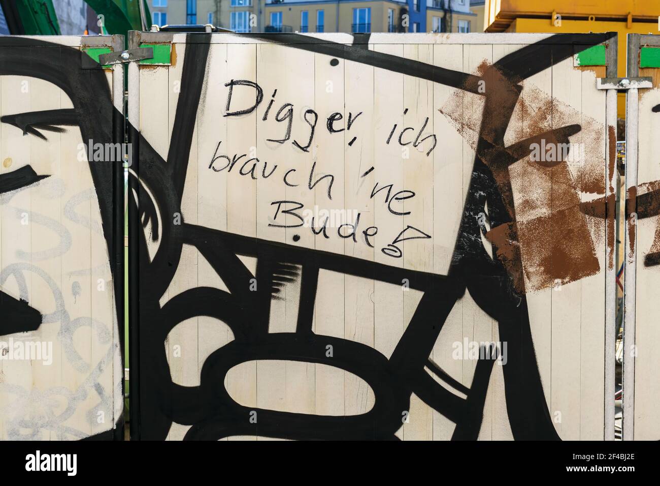Wohnungsmangel in großen Städten. Hier mit dem deutschen Text 'Digger, ich brauch 'ne Bude!. Buddy, ich brauche eine Wohnung, Hamburg, Deutschland. Stockfoto