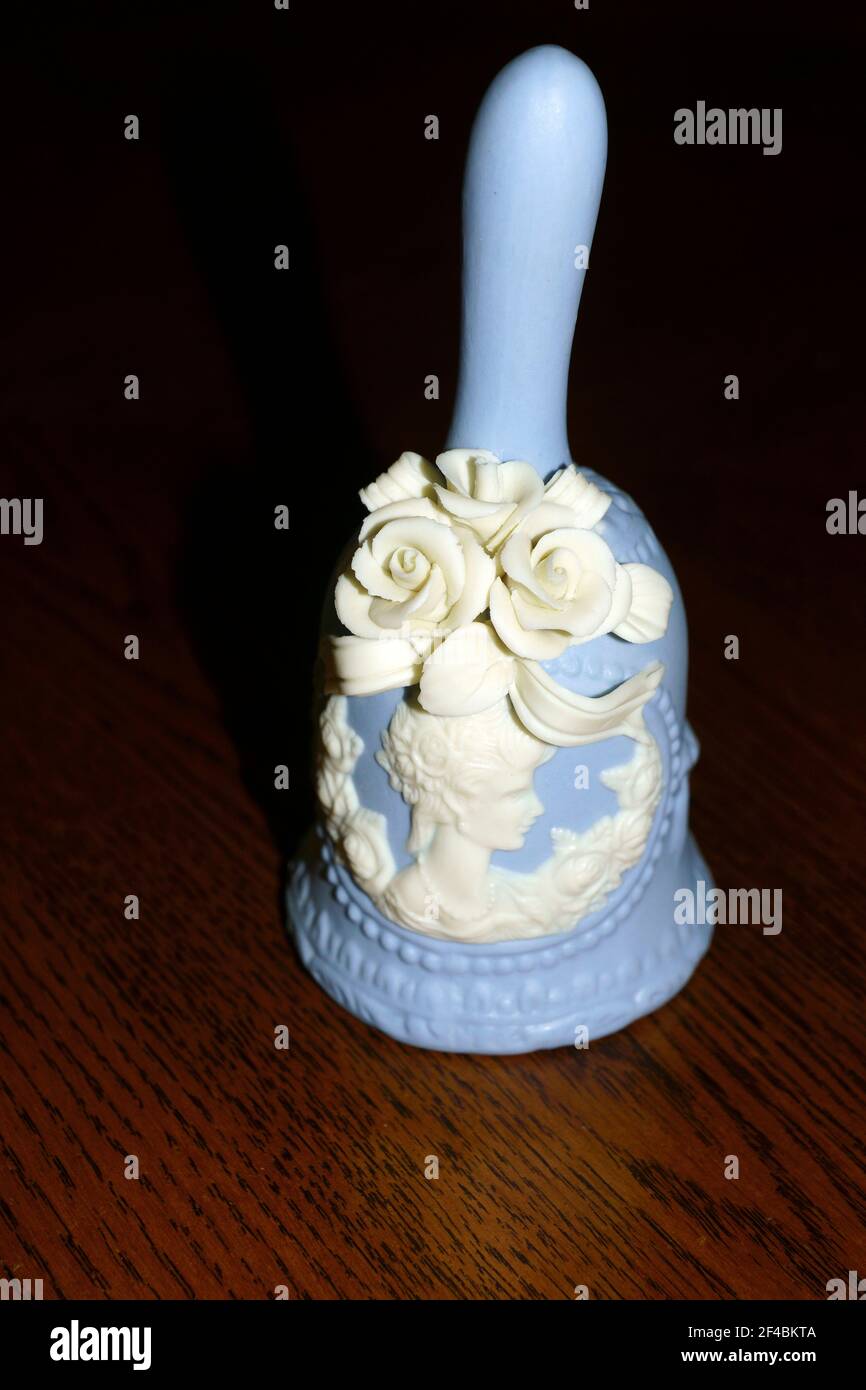 WEDGEWOOD SERVICE-GLOCKE Stockfoto