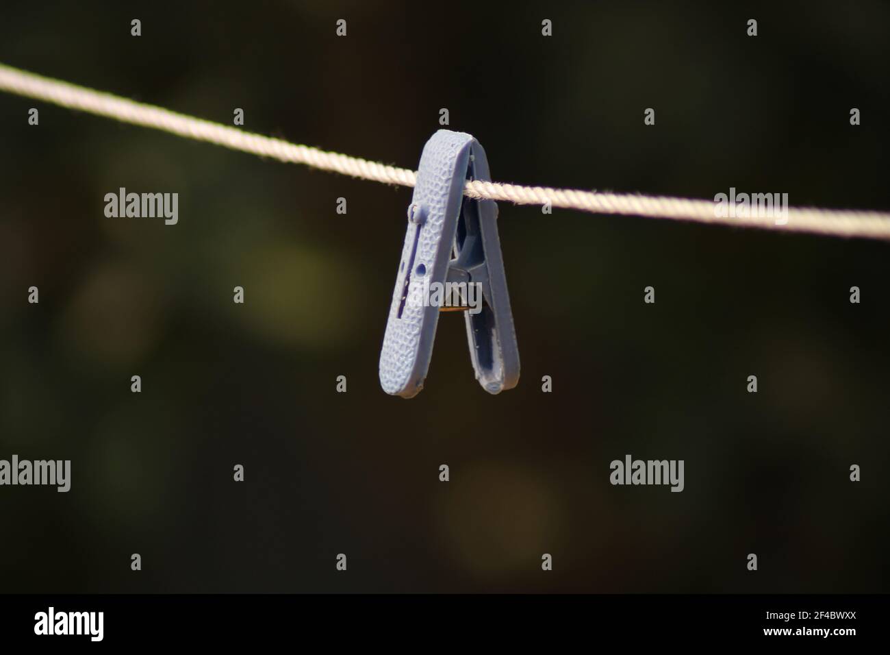 Kunststoff-Clip in den Krieg natürlichen Hintergrund Foto-Capture. Stockfoto