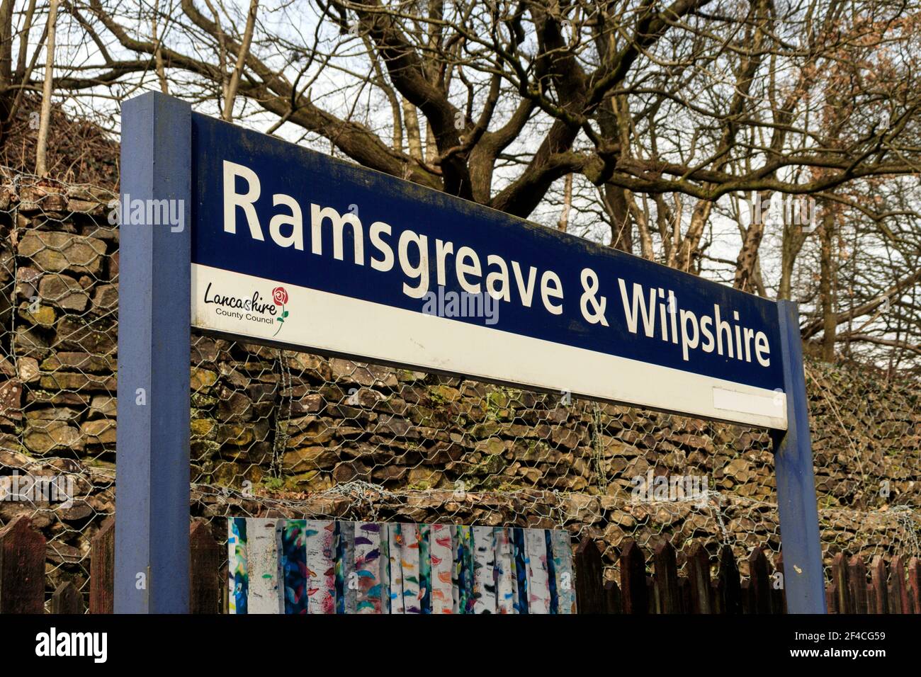 Schild Ramsgreave & Wilpshire Bahnhof. Stockfoto