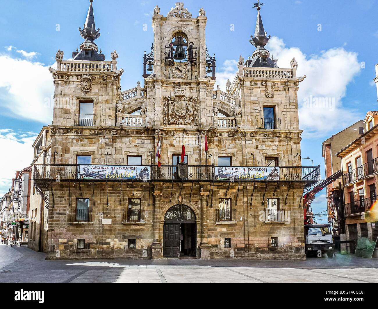 Fassade des barocken Rathauses in Astorga, Spanien, 15. Juli 2010 Stockfoto