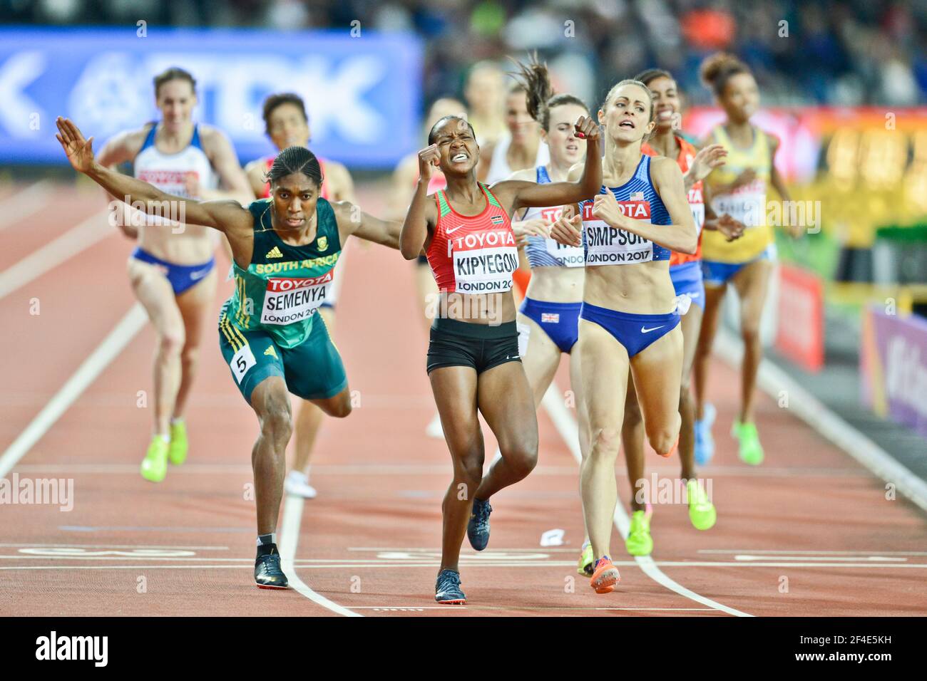 Faith Kipyegon (KEN, Gold), Jenny Simpson (USA, Silber), Caster Semenya (RSA, Bronze). 1500 Meter. Leichtathletik-Weltmeisterschaften der IAAF, London 2017 Stockfoto