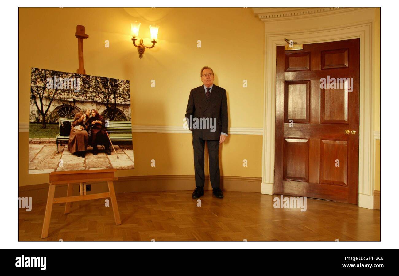 Lord Snowdon wird eine Ausstellung seiner Fotografien aus seinem neuen Buch im Somerset House im Zentrum Londons zeigen.Foto von David Sandison 10/12/2003 Stockfoto
