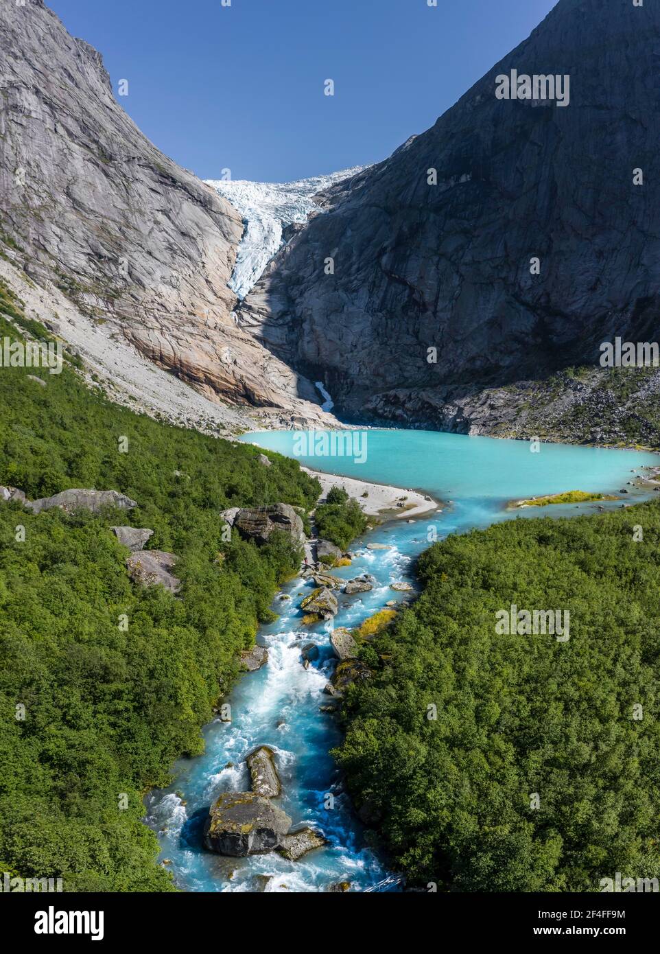 Luftaufnahme, Briksdalselva River, Briksdalsbreen, Briksdal Glacier, Briksdal, Norwegen Stockfoto