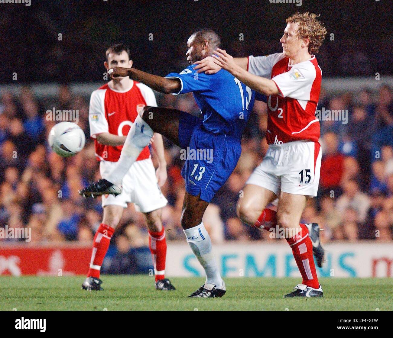 FA CUP RE-PLAY CHELSEA V ARSENAL 25/3/2003 BILD DAVID ASHDOWNFA BECHER Stockfoto