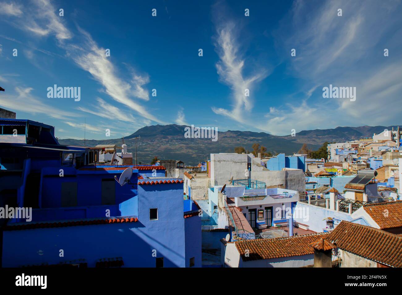 Medina von Chefchaouen, Marokko. Chefchaouen ist eine Stadt im Nordwesten Marokkos. Es ist die Hauptstadt der Provinz des gleichen Namens und wird für es gemerkt Stockfoto