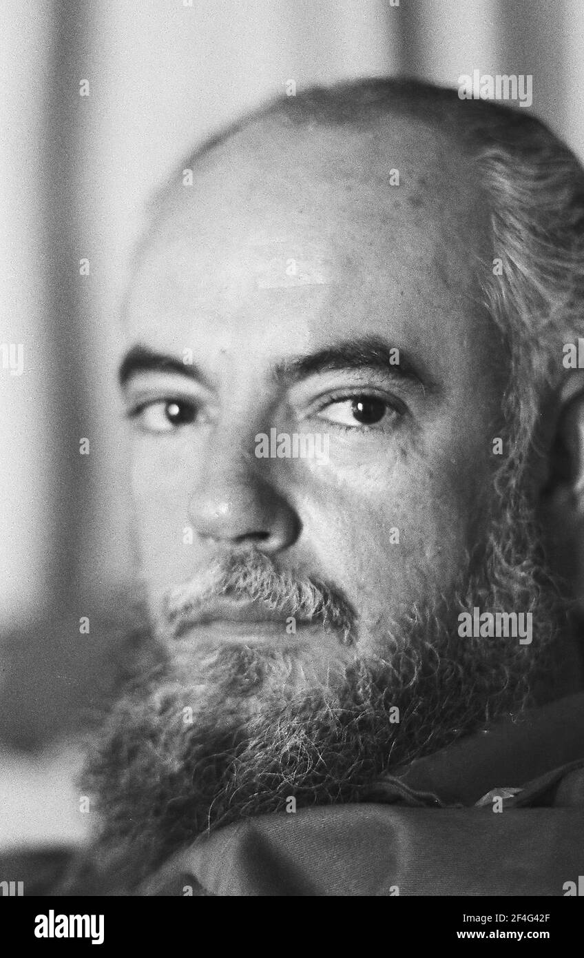 Porträt von Commandante Rene Vallejo, Fidel Castros Hilfe und Arzt, Kuba, 1964. Aus der Sammlung Deena Stryker Photographs. () Stockfoto