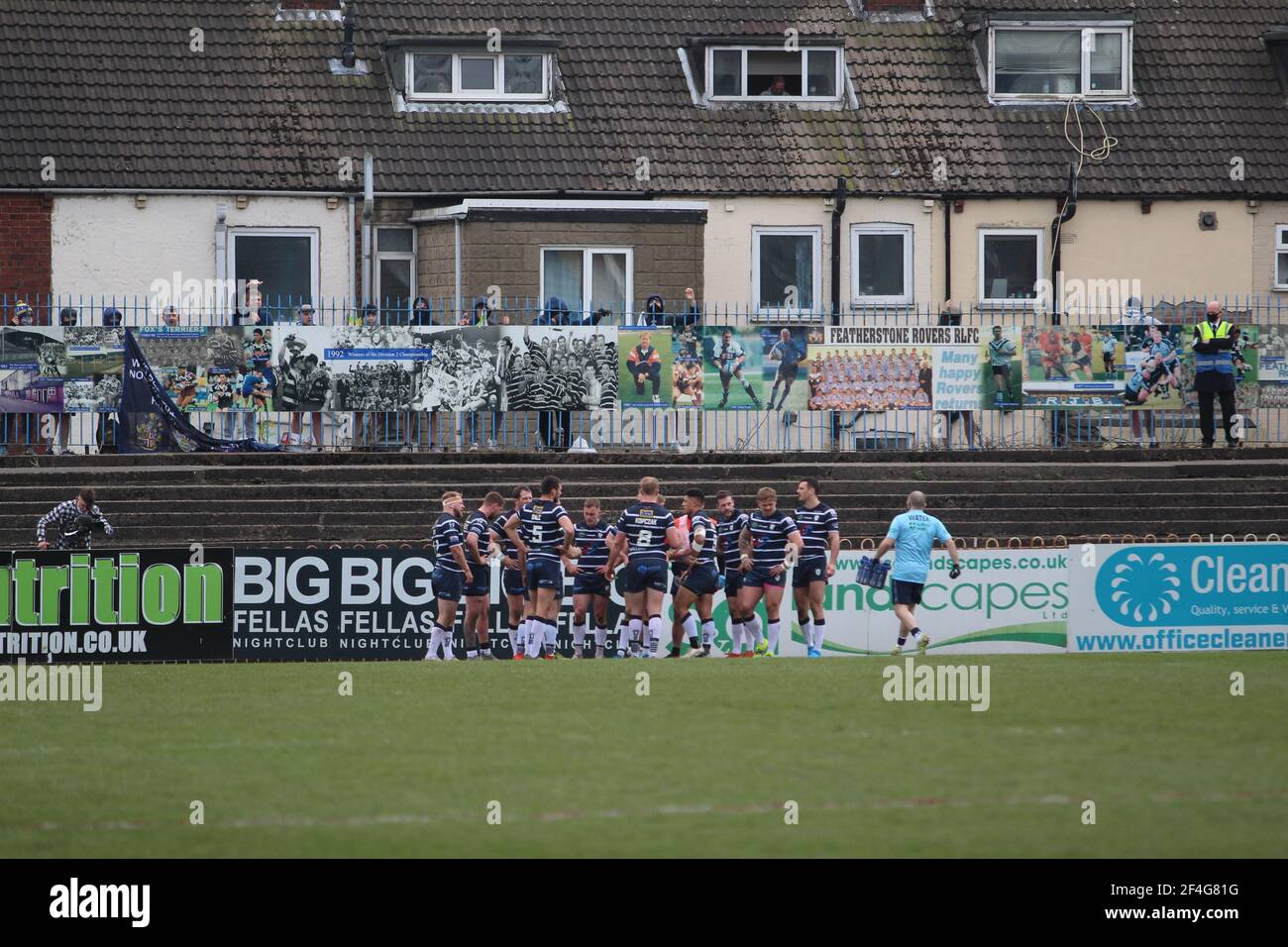 Featherstone, Großbritannien. 03rd Oktober 2020. Fetherstone Rovers vor dem Spiel das Betfred Challenge Cup Spiel zwischen Featherstone Rovers und Bradford Bulls im Millennium Stadium in Featherstone Credit: SPP Sport Press Foto. /Alamy Live Nachrichten Stockfoto