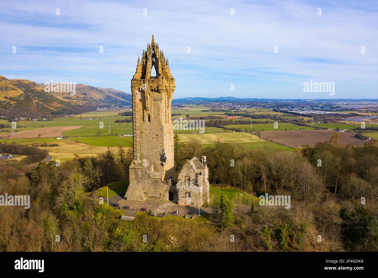 Luftaufnahme des National Wallace Monument (geschlossen während covid-19 Lockdown) , Stirling, Schottland, Großbritannien Stockfoto