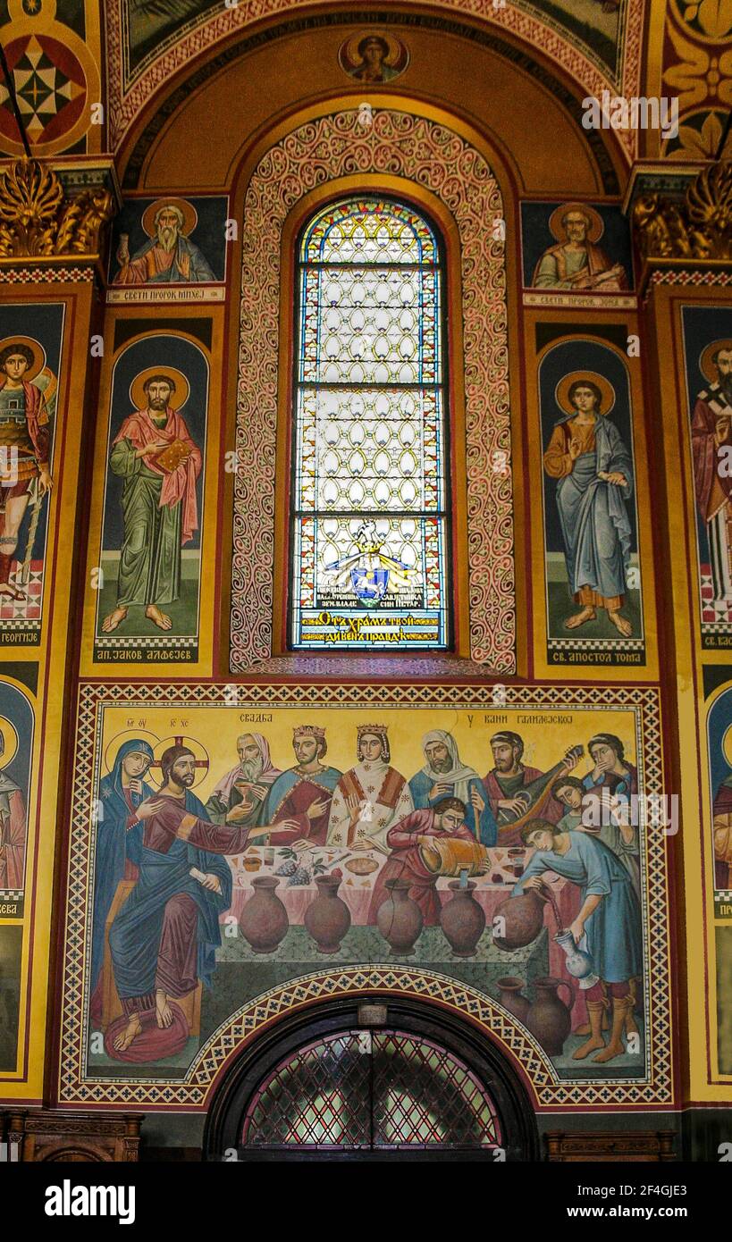 Zagreb, Kroatien, Republika Hrvatska. Die orthodoxe Kathedrale, die der Verklärung Jesu gewidmet ist, wurde 1866 nach einem Entwurf des kroatischen Architekten Franjo Klein erbaut. Es wurde 1883-1884 vom Architekten Herman Bollé restauriert. Der Glockenturm wurde im Jahr 1899 gebaut, während die Fassade wurde komplett in den Jahren 1913-1914.das Innere orf die Kirche geändert. Ein Fresko, das die Hochzeit von Kana zeigt. Stockfoto