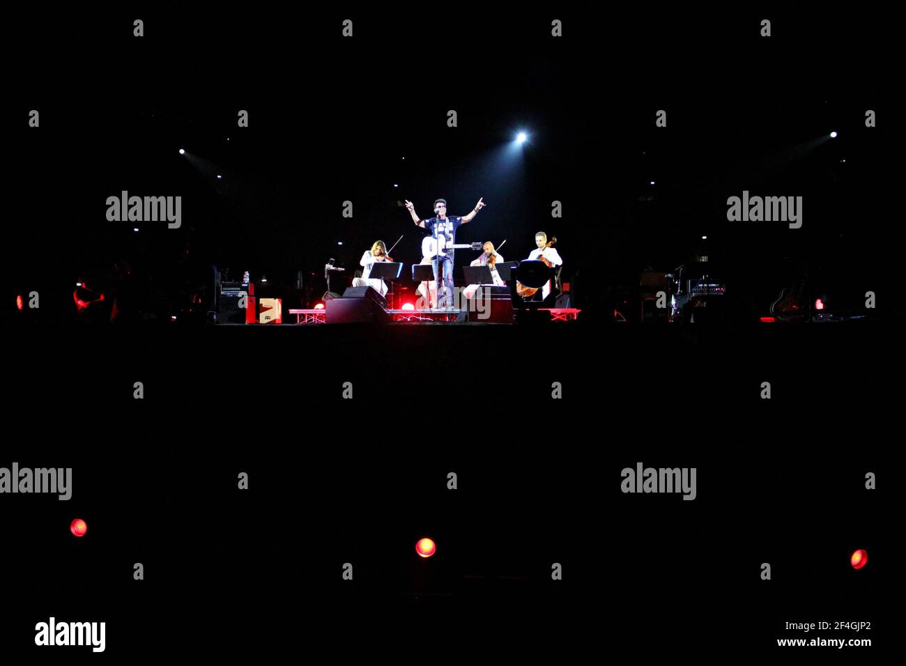 Verona, Italien. 12th Sep, 2020. edoardo bennato durante Edoardo Bennato al Festival della Bellezza, Concerto in Verona, Italia, 12 settembre 2020 Credit: Independent Photo Agency/Alamy Live News Stockfoto