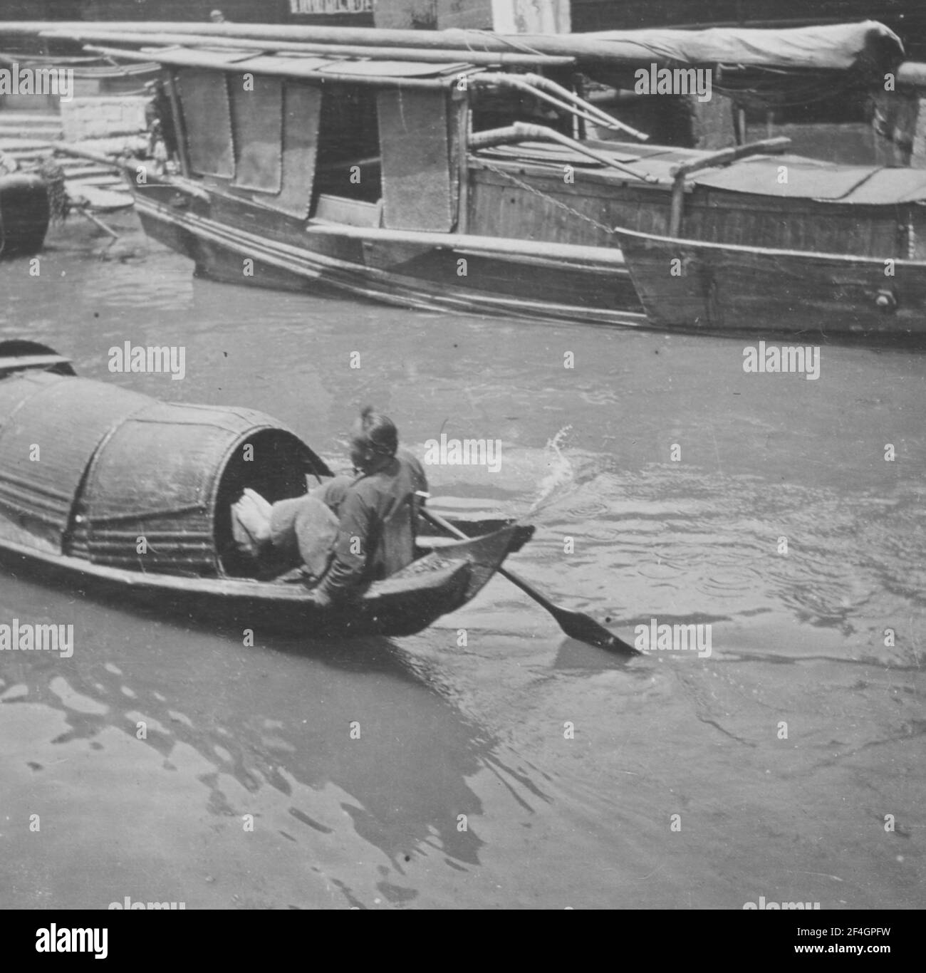 Fußpedalboot, China, Canale Grande (China), 1908. Aus der Sammlung Sidney D. Gamble Photographs. () Stockfoto