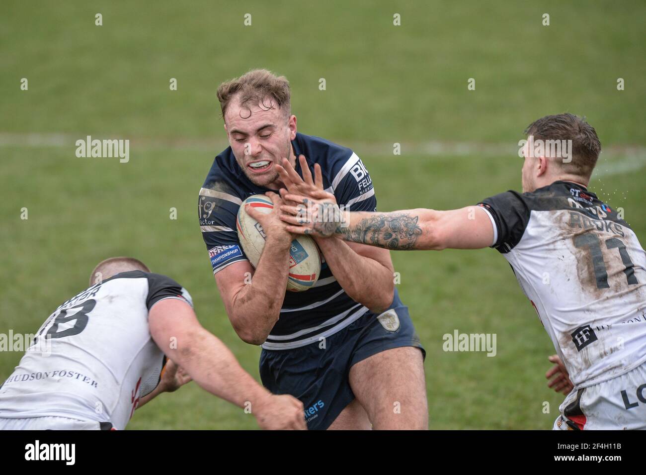 Featherstone, England - 21st. März 2021 - James Harrison von Featherstone Rovers brach durch, um einen Versuch während der Rugby League Betfred Challenge Cup Runde 1 Spiel zwischen Featherstone Rovers gegen Bradford Bulls im Millenium Stadium, Featherstone, UK Dean Williams/Alamy Live News zu erzielen Stockfoto