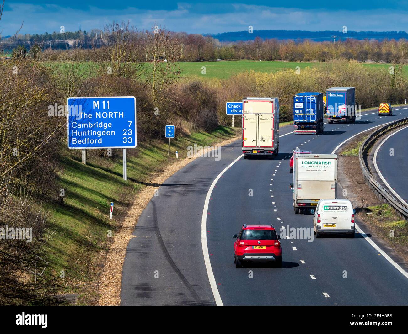 Das North Road Schild auf der Autobahn M11 in der Nähe von Cambridge UK. Die Straße nach Norden. Stockfoto
