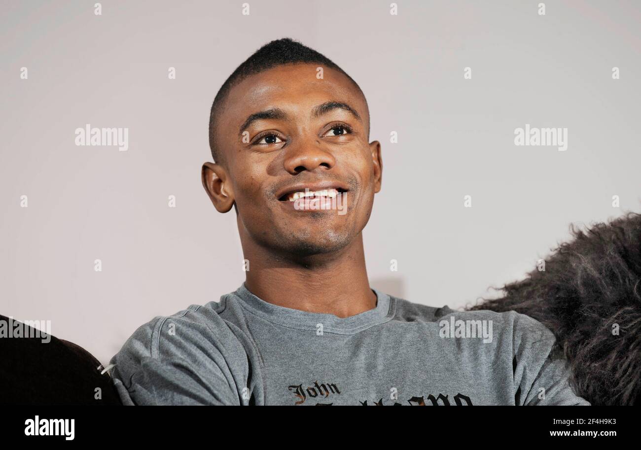 SALOMON KALOU AUS CHELSEA ZU HAUSE IN OXSHOTT. 18/2/10. BILD DAVID ASHDOWN Stockfoto
