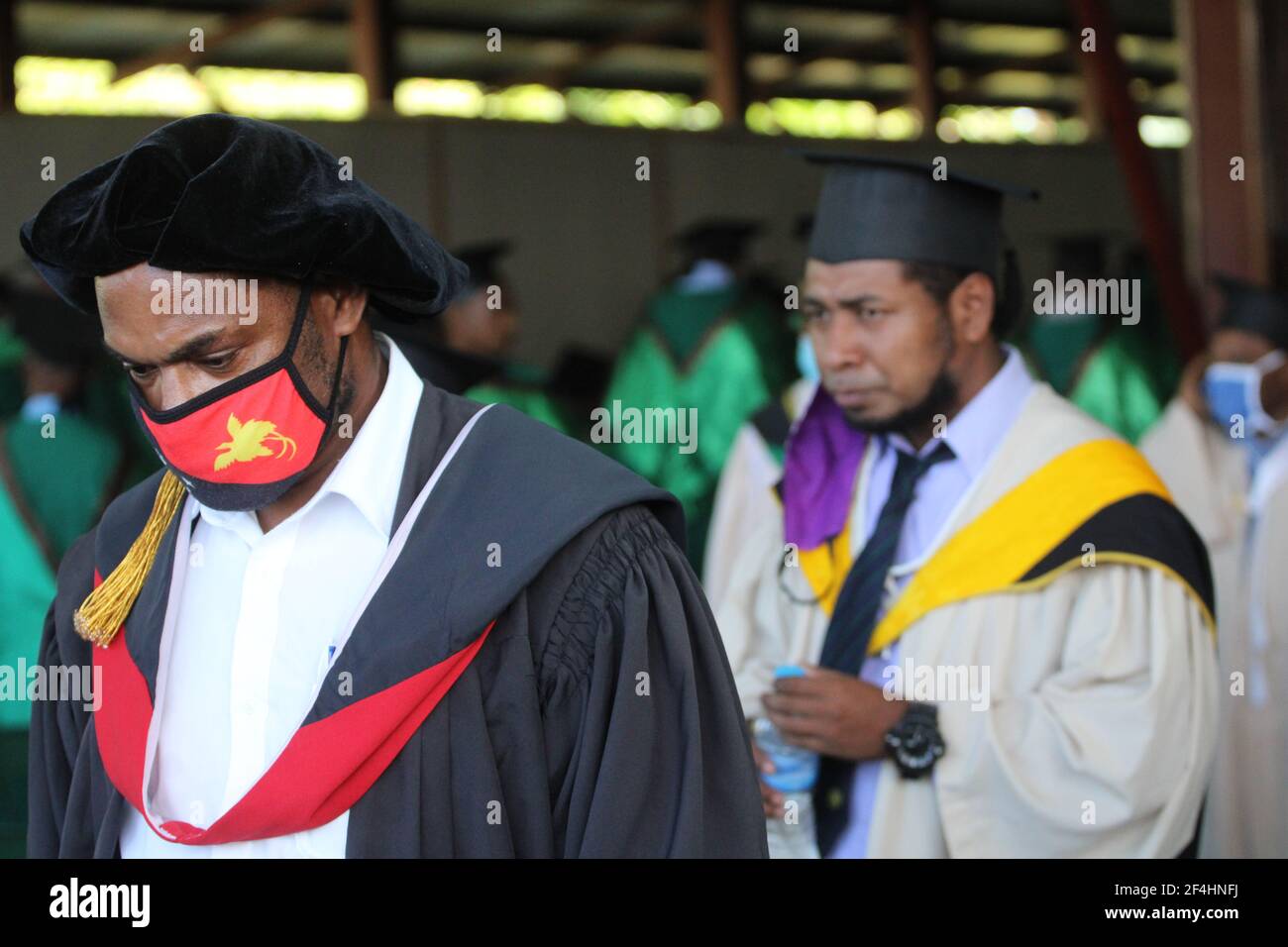 Gäste der 39. Graduierungsfeier der Divine Word University im Jahr 2021 in Madang, Papua-Neuguinea Stockfoto