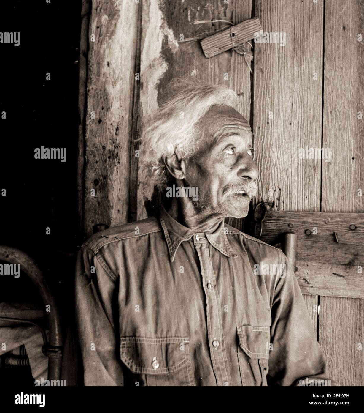 Bob Lemmons, Carrizo Springs, Texas. Geboren als Sklave um 1850, südlich  von San Antonio, Texas. Kam nach Carrizo Springs während des Bürgerkrieges  mit weißen Männern auf der Suche nach neuen Bereich für