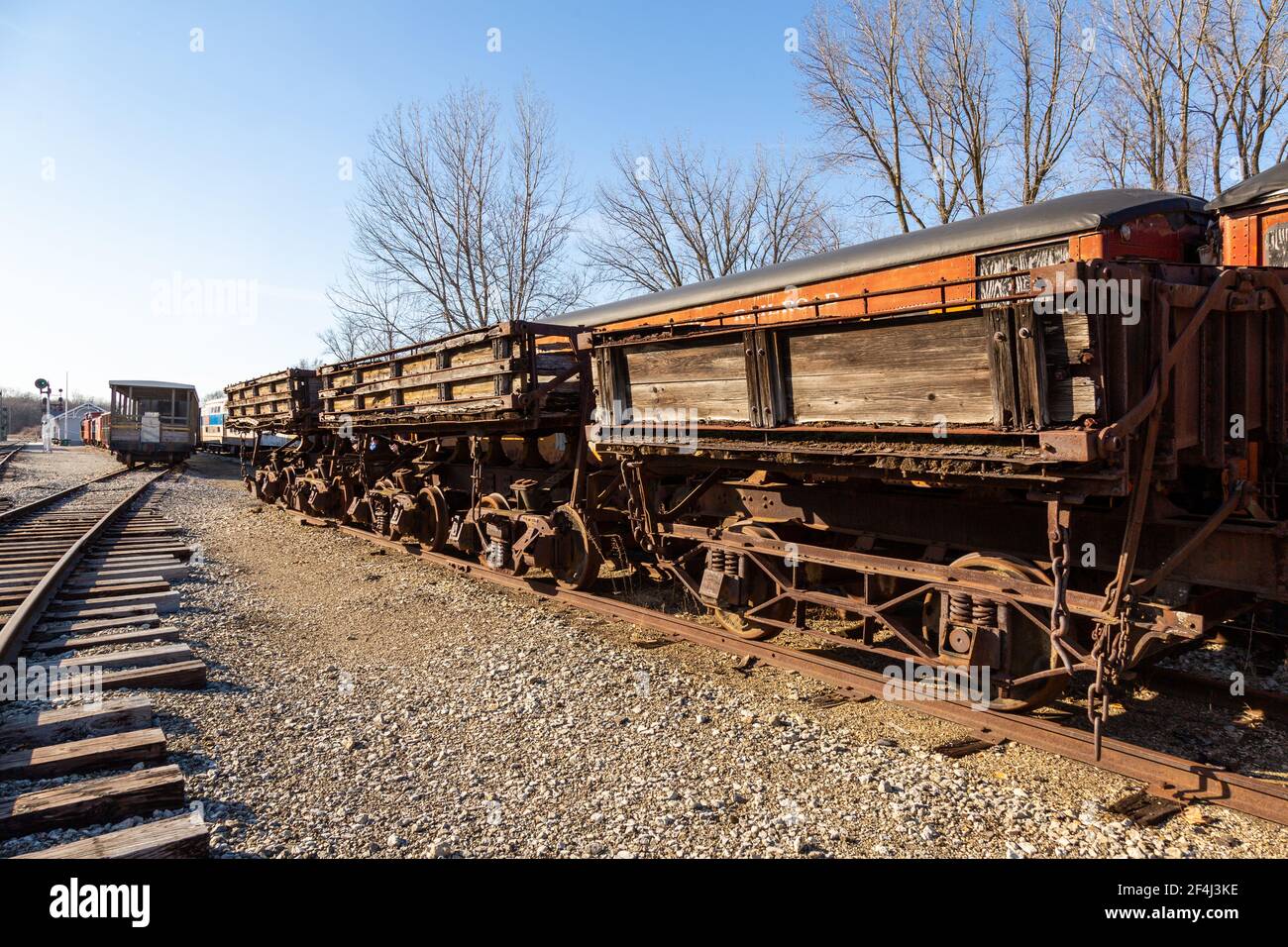 Antike Triebwagen sind im Hoosier Valley Railroad Museum in North Judson, Indiana, USA ausgestellt Stockfoto