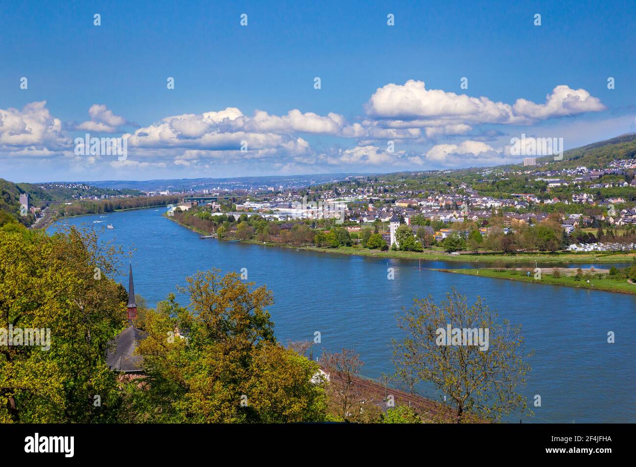 Blick über Koblenz und die Flüsse Rhein und Mosel von der Festung Ehrenbreitstein. Stockfoto