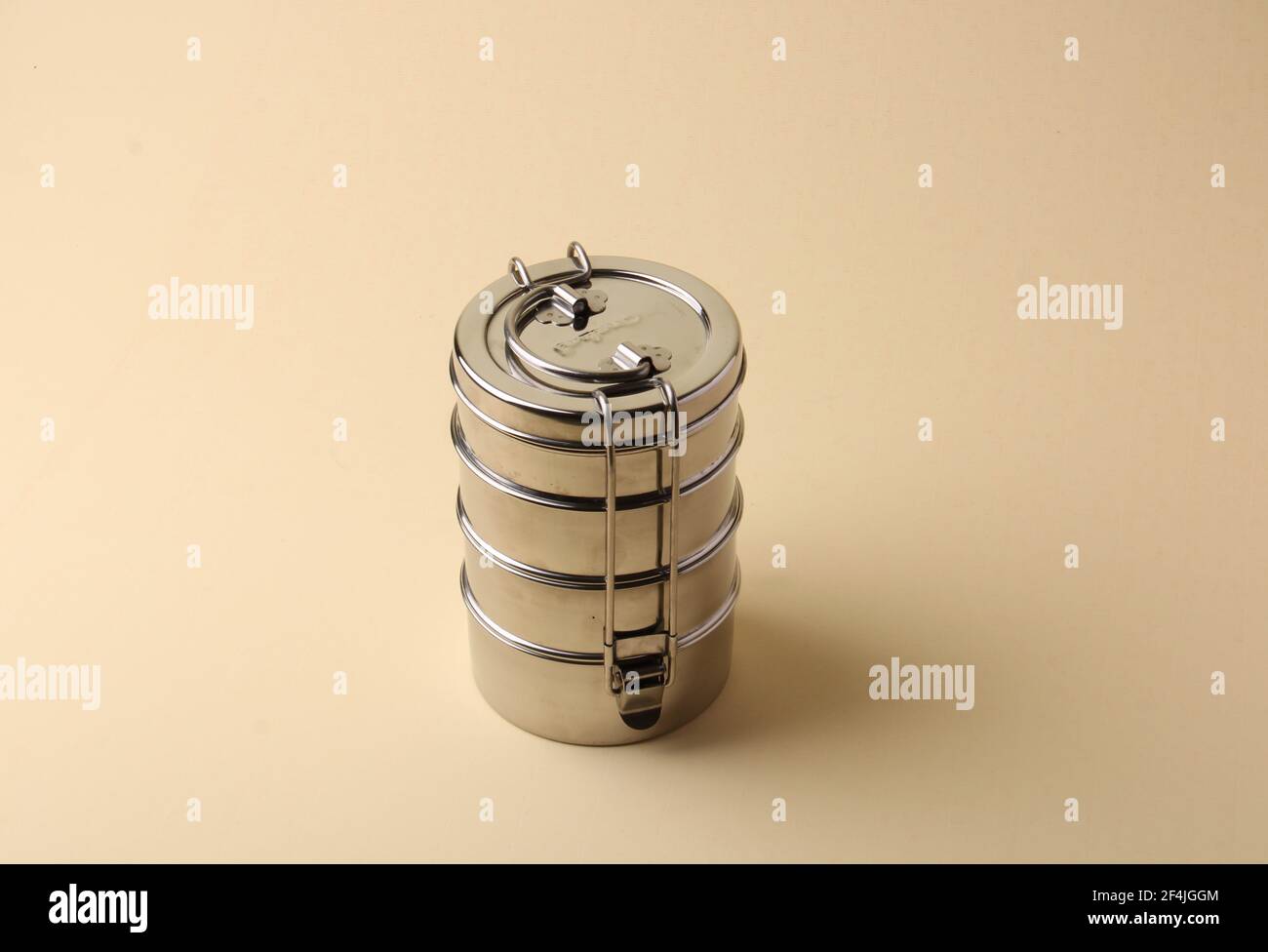 Typische indische Edelstahl Tiffin Box Stockfoto