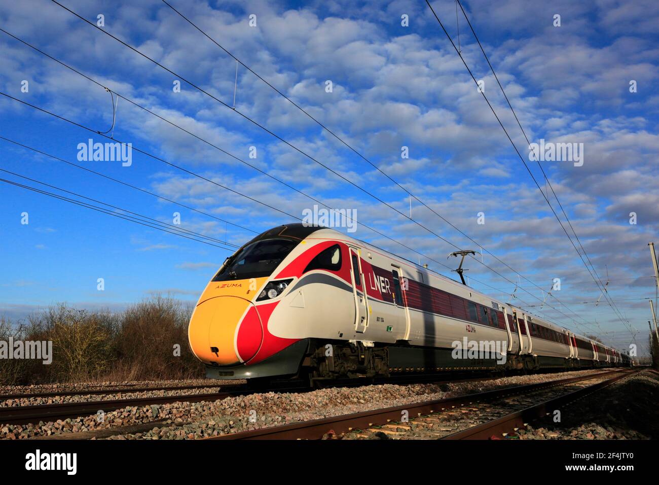LNER Azuma Zug, Klasse 800, East Coast Main Line Railway, Newark on Trent, Nottinghamshire, England, Großbritannien Stockfoto