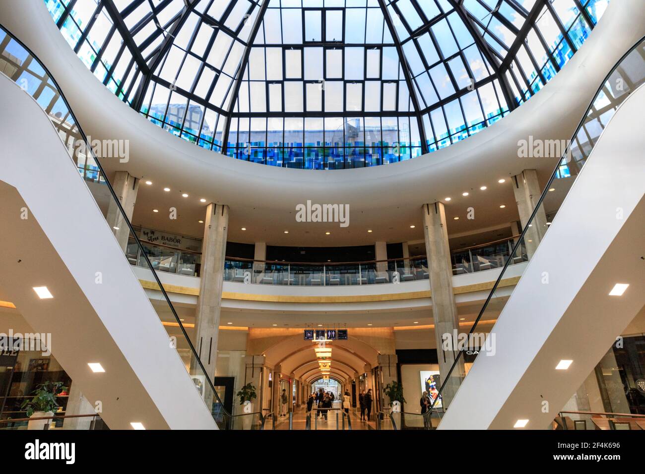 Kö Center Indoor Shopping Mall an der Königsallee, (kurze Kö), berühmte Einkaufsmeile in Düsseldorf, Deutschland Stockfoto