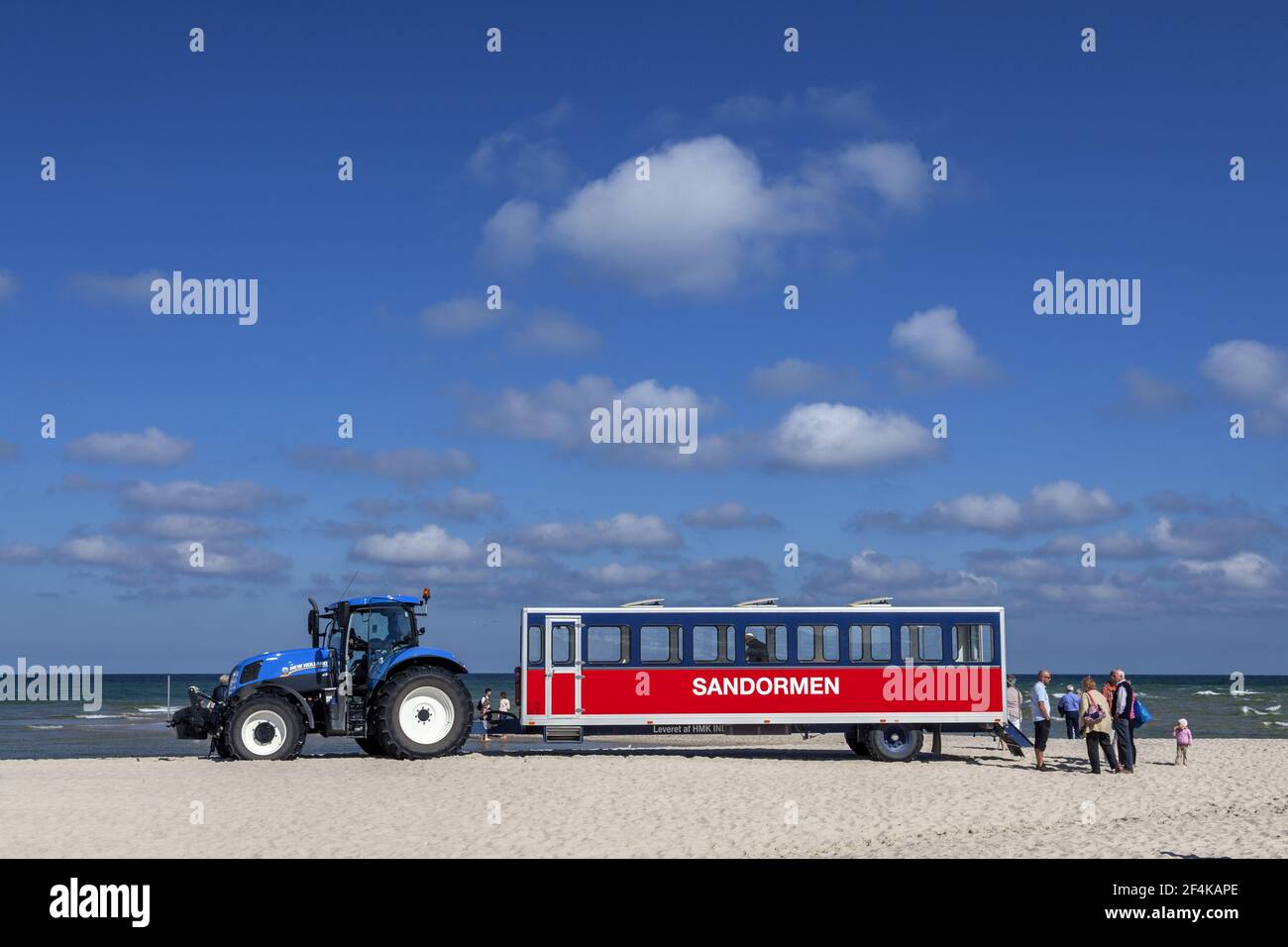 Geographie / Reisen, Dänemark, Nordjütland, Grenen, Touristische Transfer Sandormen am Kap Grenen von Th, Additional-Rights-Clearance-Info-Not-available Stockfoto