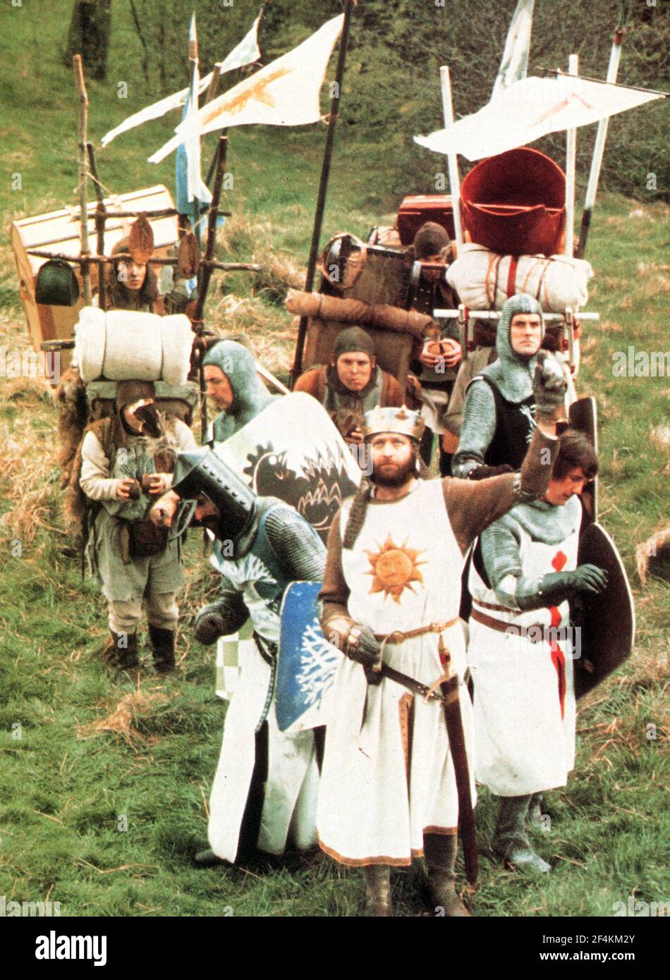 MONTY PYTHON AND THE HOLY GRAL (1975), REGIE: TERRY GILLIAM UND TERRY JONES. Kredit: PYTHON ABBILDUNGEN/EMI / Album Stockfoto