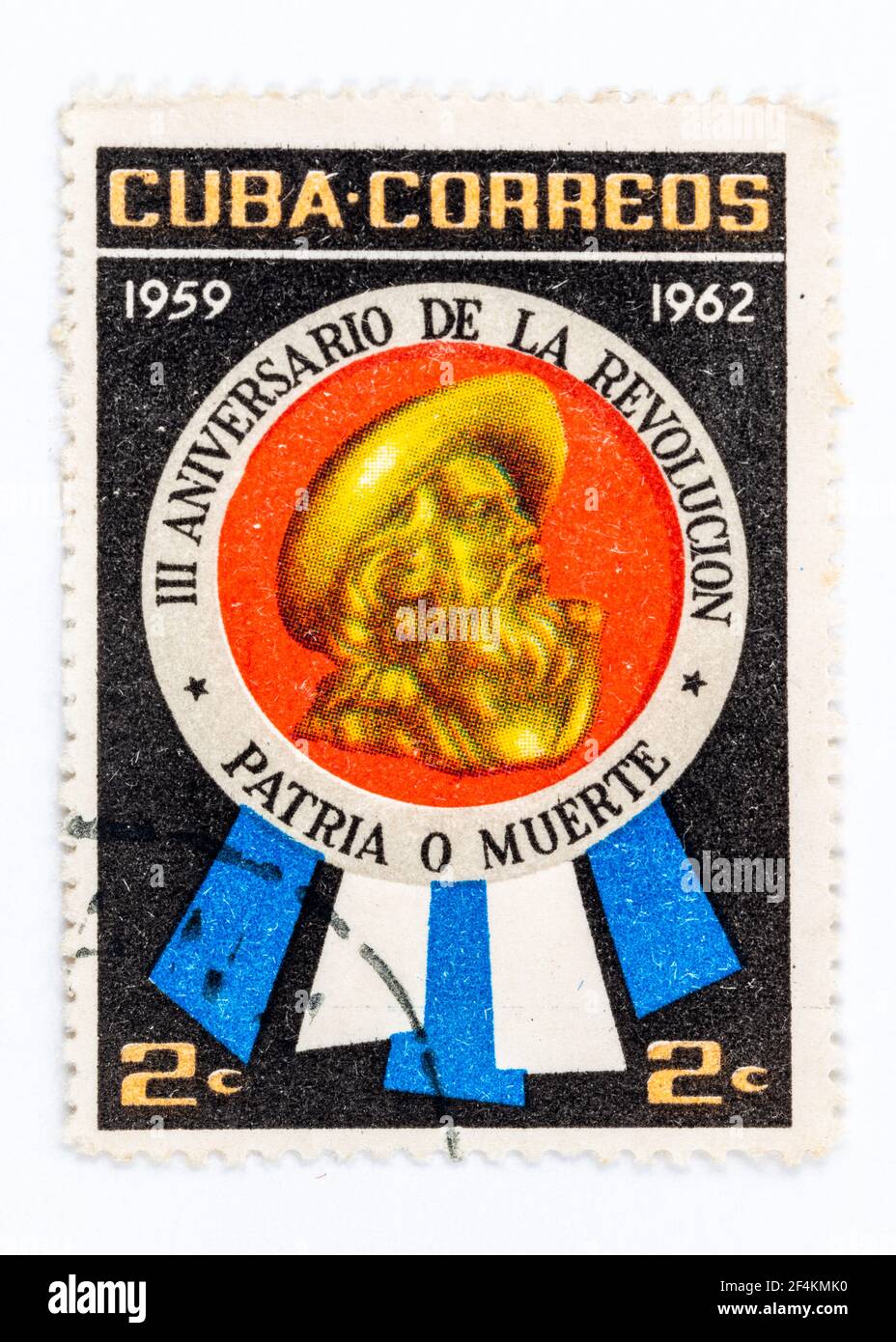 Alte Briefmarkenserie zum 3. Jahrestag der Kubanischen Revolution. Die Marke hat das Bild von Camilo Cienfuegos. Stockfoto