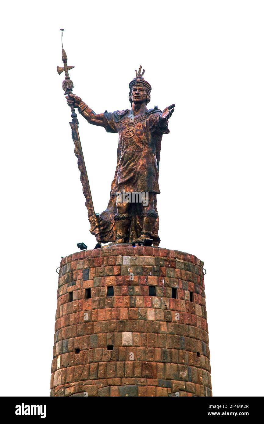 Inca Pachacutec Statue in Cuzco Stadt, Peru, isoliert auf weißem Himmel Hintergrund Stockfoto