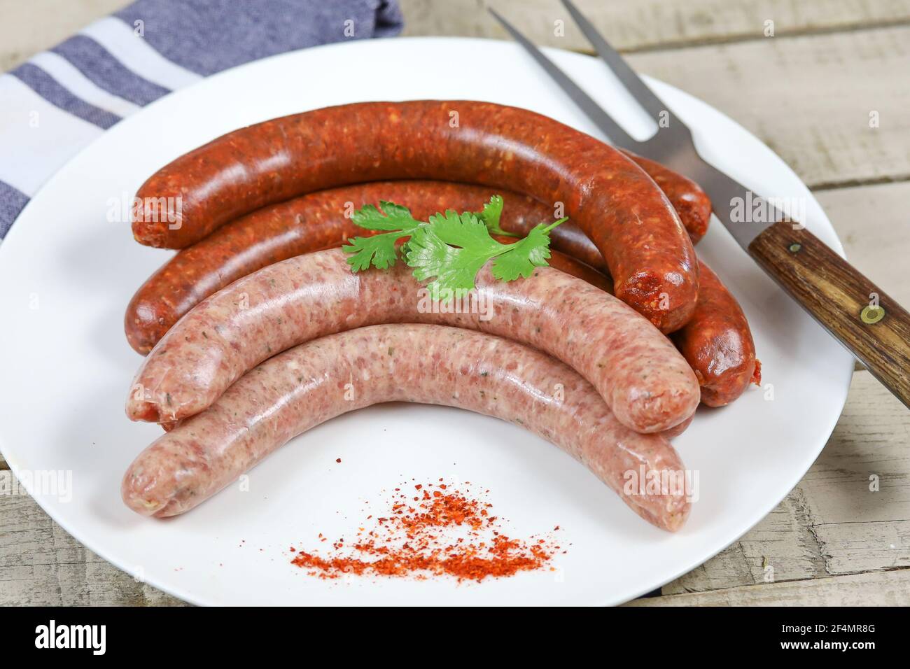 Merguez und Rohwürste Stockfoto