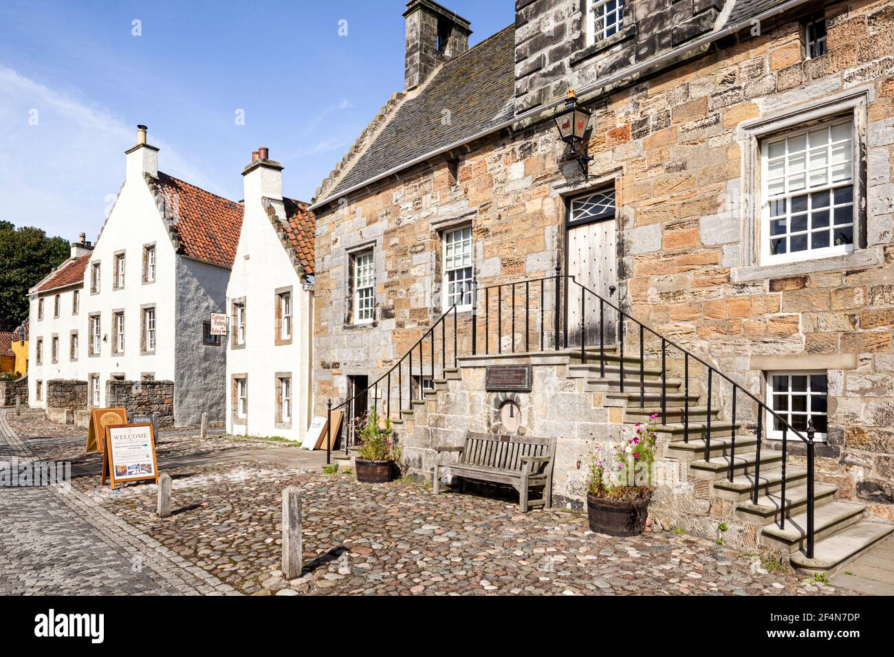 Das Stadthaus auf dem Platz in Royal Burgh von Culross, Fife, Schottland, Vereinigtes Königreich Stockfoto