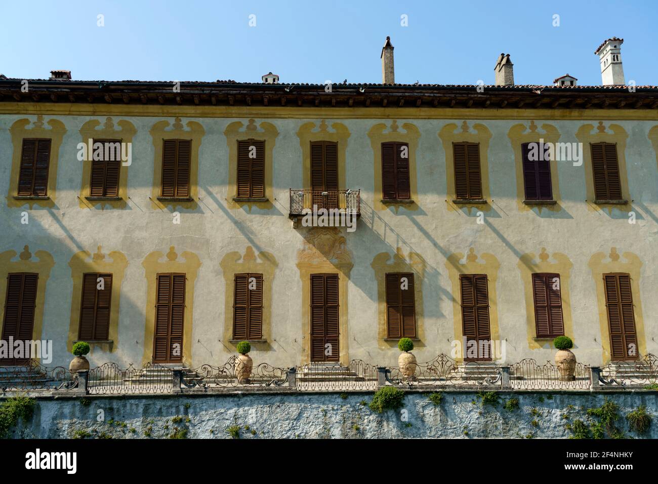 Radweg entlang des Naviglio Grande von Abbiategrasso nach Turbigo (Lombardei, Italien), bei Robecco sul Naviglio: Villa Gaia Stockfoto