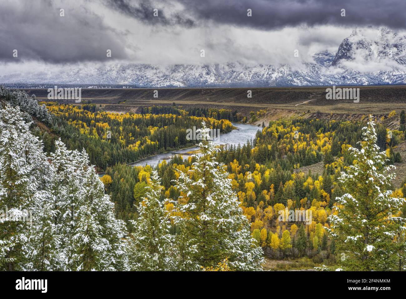 Snake River Overlook mit Herbstfarbe und SchneeGrand Tetons National Park Wyoming. USA LA006593 Stockfoto