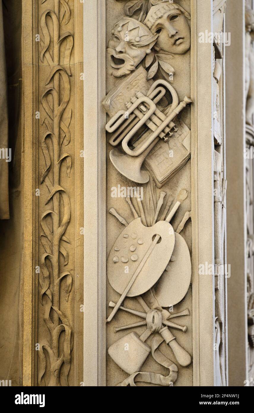 London, England, Großbritannien. Temple Bar Memorial (1880 - Horace Jones) markiert die ursprüngliche Stelle des Temple Bar Gate (jetzt in Paternoster Square) Detail auf Nort Stockfoto