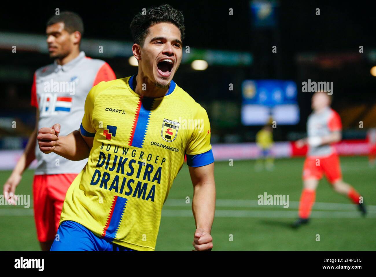 Leeuwarden Niederlande 22 Marz Ragnar Oratmangoen Vom Sc Cambuur Feiert Sein Tor Wahrend Des Niederlandischen Keukenkampioendivisie Spiels Zwischen Sc Camb Stockfotografie Alamy