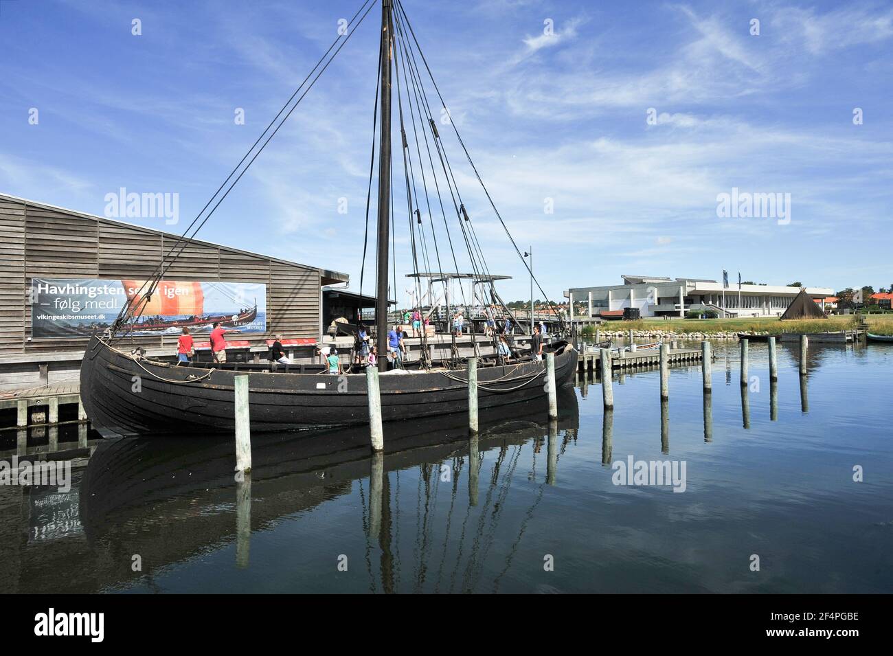 Sammlung von authentischen historischen Boote aus Skandinavien und Full Scale schiffbaren Rekonstruktionen von Wikingerschiffen auf Museumsøen (Museumsinsel) und Vik Stockfoto