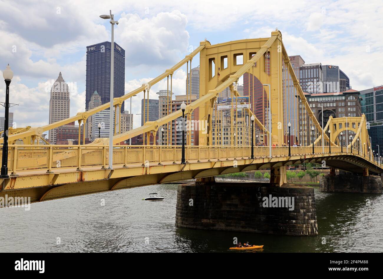 Andy Warhol Bridge mit Downtown Pittsburgh im Hintergrund.Pittsburgh.Pennsylvania.USA Stockfoto