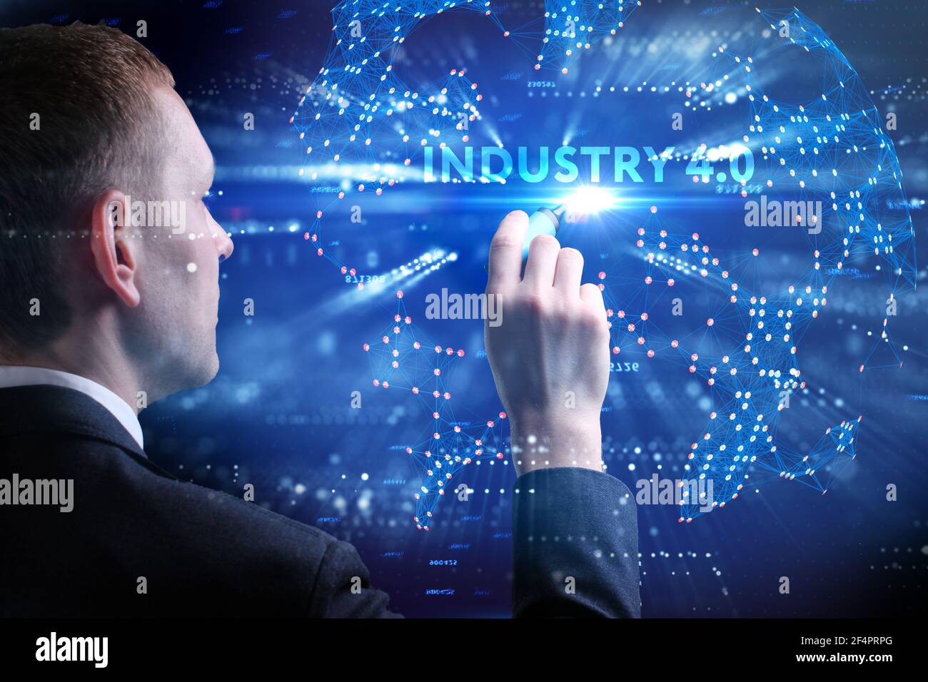 Business, Technologie, Internet und Netzwerkkonzept. Junger Geschäftsmann arbeitet auf einem virtuellen Bildschirm der Zukunft und sieht die Inschrift: Industrie 4.0 Stockfoto