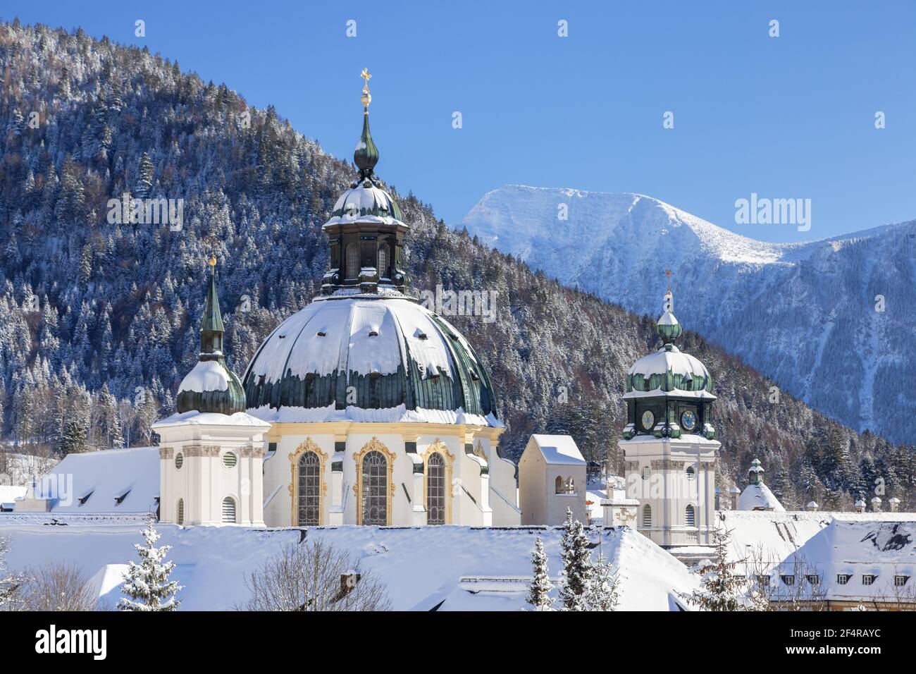 Geographie / Reisen, Deutschland, Bayern, Ettal, Kloster Ettal vor dem Estergebirge im, Additional-Rights-Clearance-Info-Not-available Stockfoto