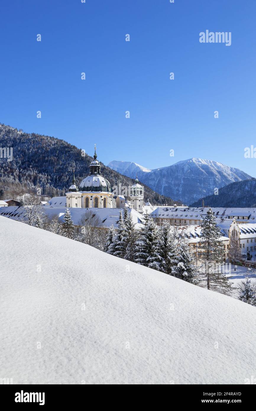 Geographie / Reisen, Deutschland, Bayern, Ettal, Kloster Ettal vor dem Estergebirge im, Additional-Rights-Clearance-Info-Not-available Stockfoto