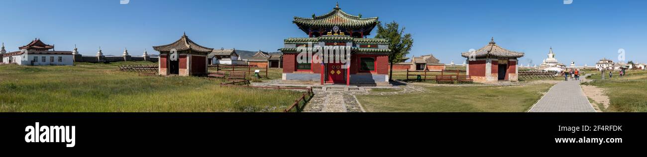 Kharakhorum, Mongolei - 29. August 2019: Panorama des buddhistischen Tempels und Klosters Erdene Zuu Khiid in Kharakhorum, Mongolei. Stockfoto