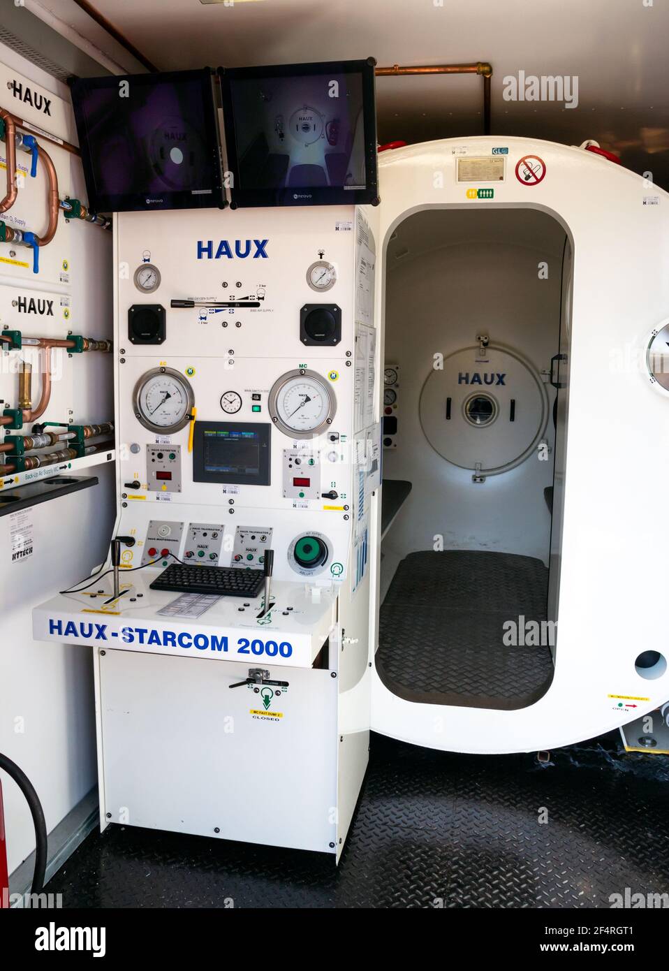 HAUX Starcom 2000 Moderne Tauchdruckkammer Stockfoto