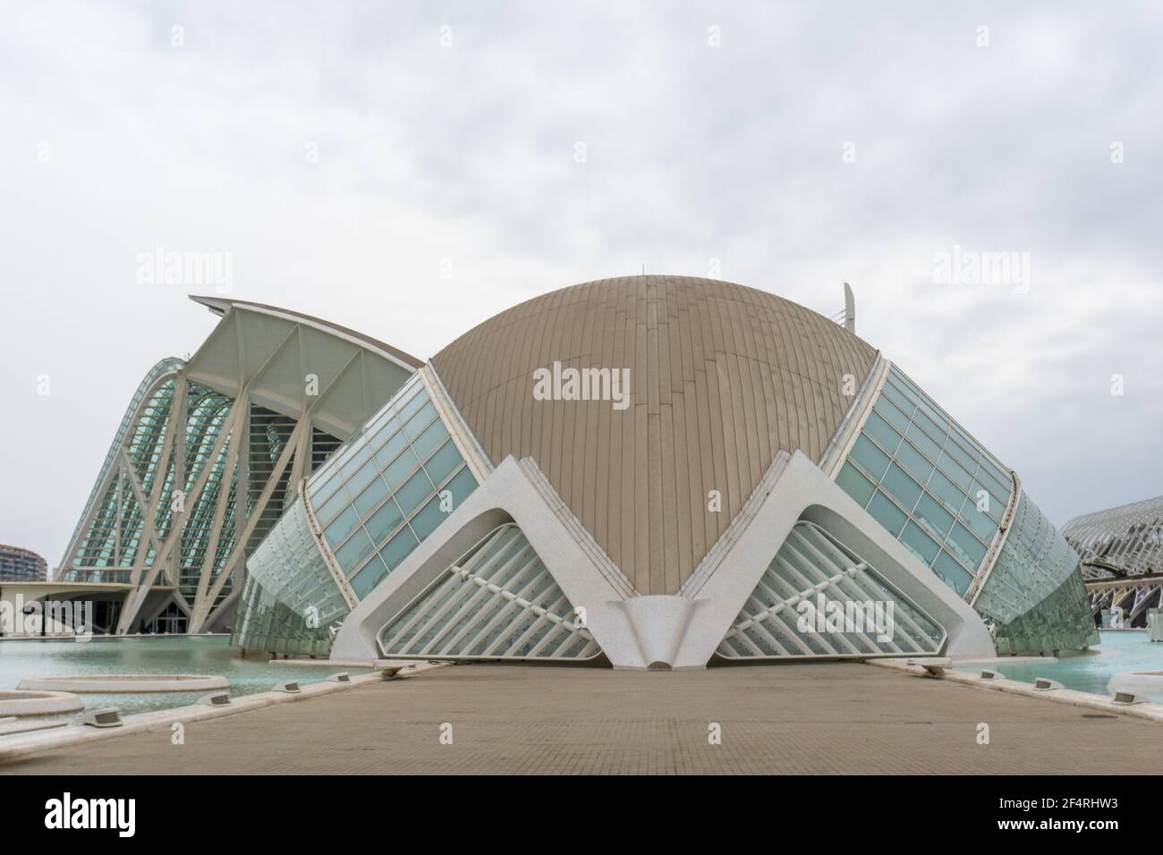 Valencia, Spanien - 3. März 2021: Die ikonische Stadt der Künste und Wissenschaften in Valencia Stockfoto