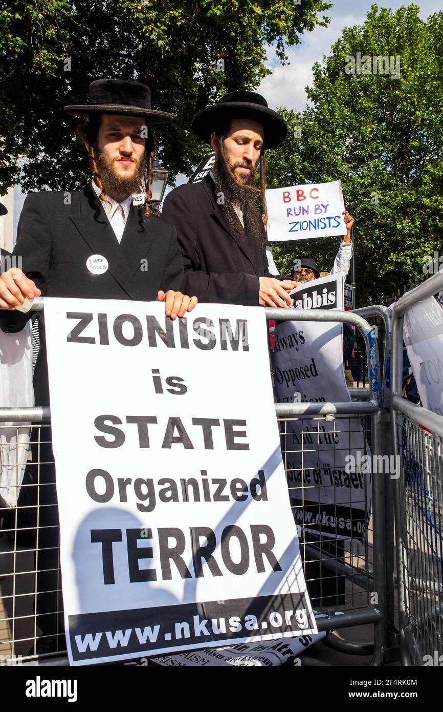 29. Juli 2014 März gegen den Zionismus - orthodoxe Juden protestieren gegen die Bombardements auf Gaza - London, England Stockfoto