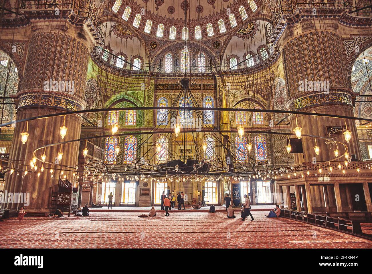 Istanbul, Türkei - 5. Mai 2017: Die Sultan Ahmed Moschee oder Blaue Moschee ist eine historische Moschee. Das Innere der Moschee Stockfoto