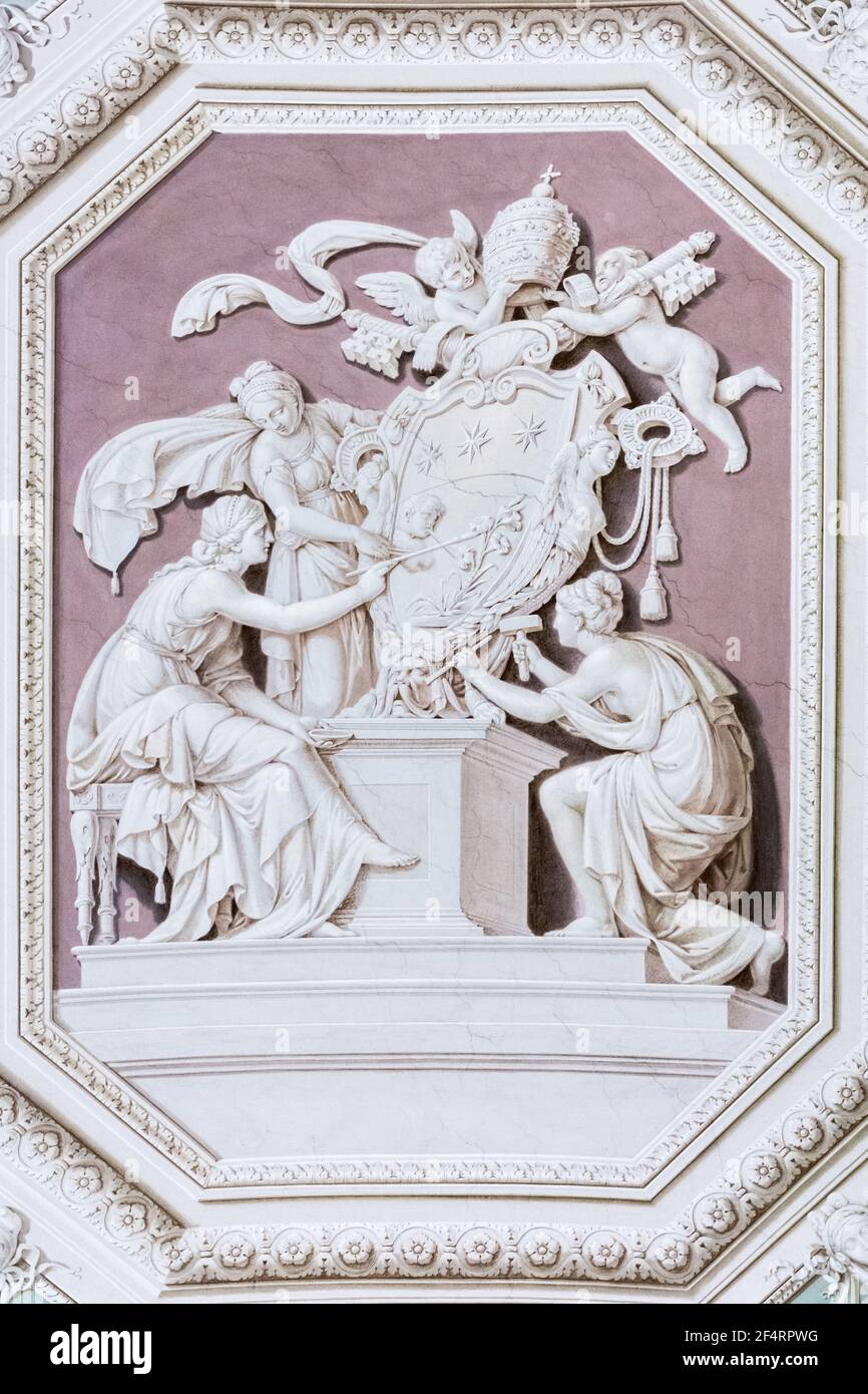 Rom, Italien - 06. Oktober 2018: Illusionistische Deckenfresken in der Galleria degli Arazzi, Vatikanische Museen, Vatikan Stockfoto